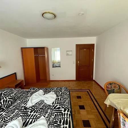 4 Bett 1 Lägenhet *
