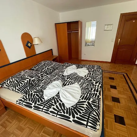 4 Bett Zimmer 1 Apartment